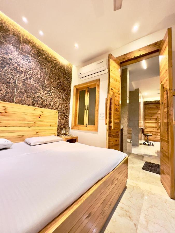 Divine Studios Rajouri Garden Nova Deli Exterior foto