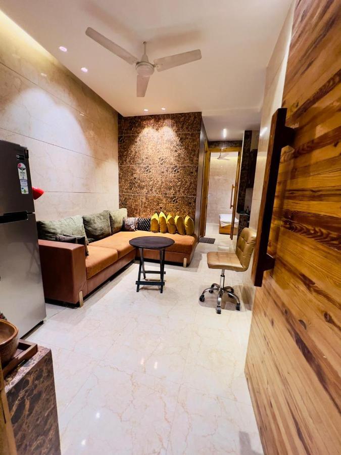 Divine Studios Rajouri Garden Nova Deli Exterior foto