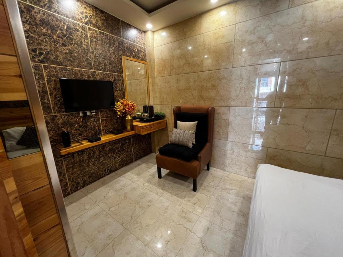 Divine Studios Rajouri Garden Nova Deli Exterior foto