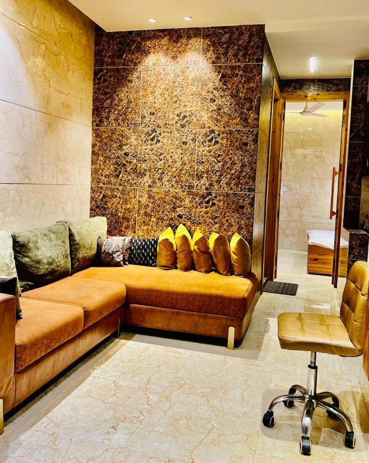 Divine Studios Rajouri Garden Nova Deli Exterior foto