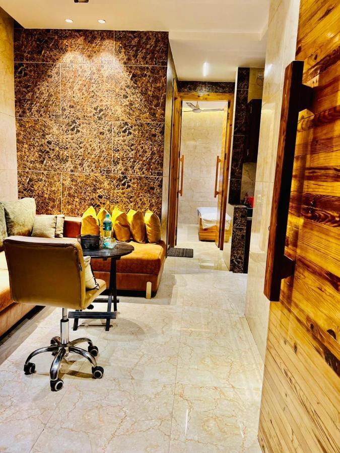 Divine Studios Rajouri Garden Nova Deli Exterior foto
