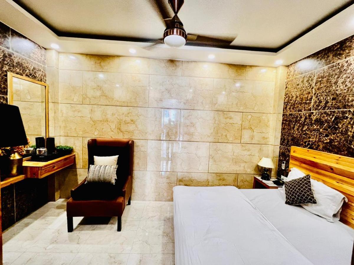 Divine Studios Rajouri Garden Nova Deli Exterior foto